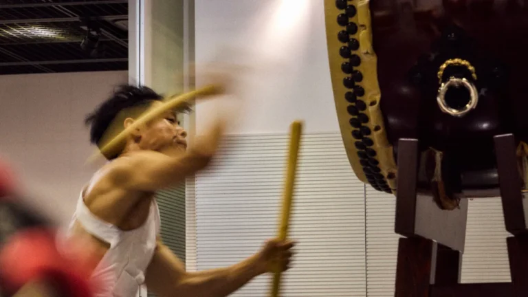 プロ和太鼓奏者のパフォーマンス